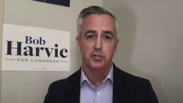 Brian Fitzpatrick “non è moderato”, afferma lo sfidante democratico