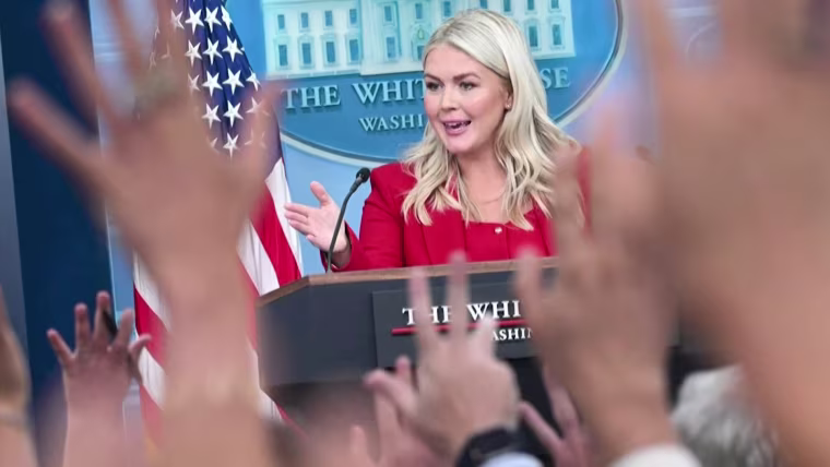 Uno sguardo dietro le quinte agli addetti stampa della Casa Bianca del presidente Trump