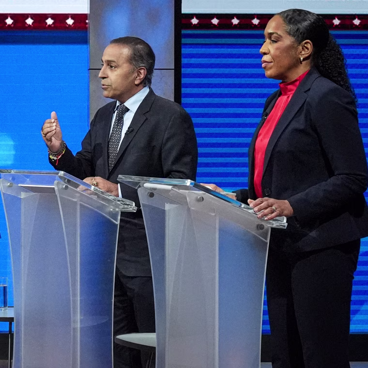 Raja Krishnamoorthi,Robin Kelly and Juliana Stratton.