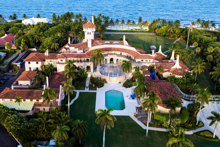 Trump was warned the FBI could search Mar-a-Lago if he didn't comply with subpoena for classified docs