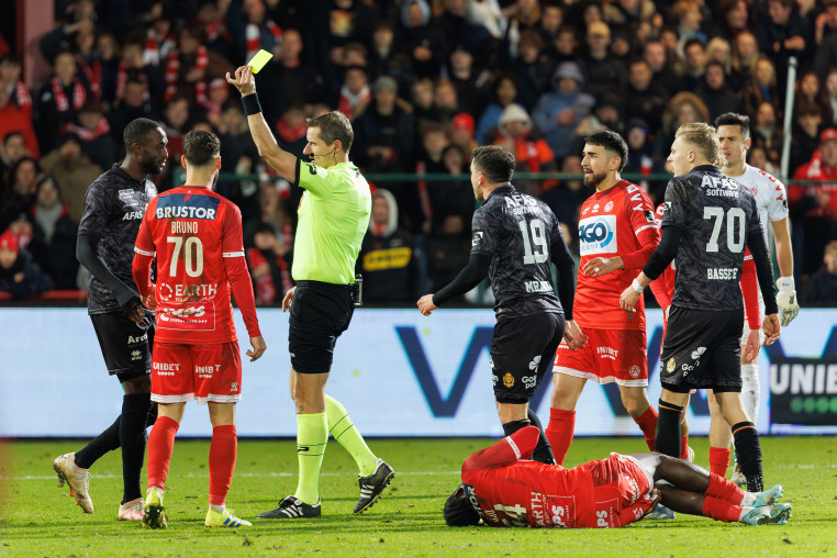 SOCCER JPL DAY 15 KV KORTRIJK VS KV MECHELEN futbol penalty card yellow
