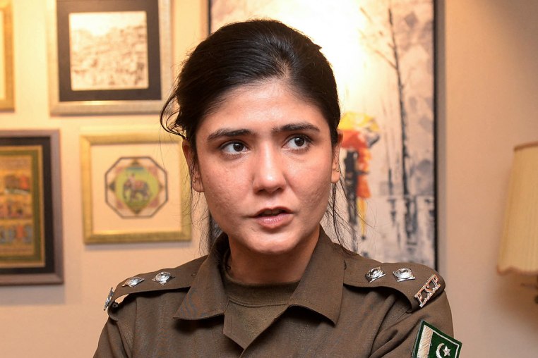 A police officer who saved a woman accused of blasphemy from a mob of 200 men in eastern Pakistan has described how she had to negotiate with the crowd to lead her to safety. 