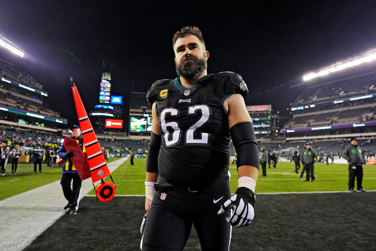 Jason Kelce during a game between the Philadelphia Eagles and the New York Giants, in Philadelphia