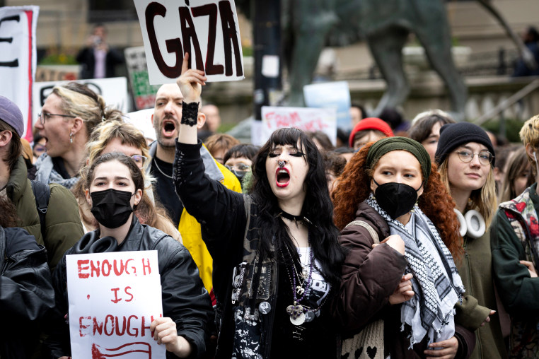 College students in Chicago join protests in support of Gaza.
