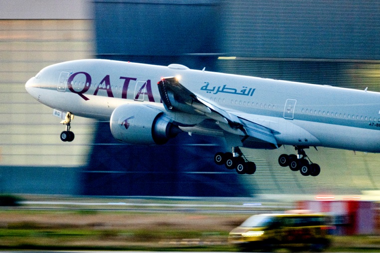 A Qatar airways plane