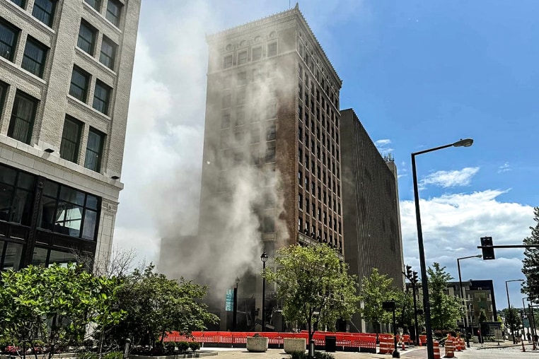 A gas leak appears to have caused a large explosion in downtown Youngstown, Ohio