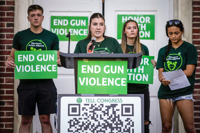Image: Emma Ehrens, center, a survivor of the 2012 Sandy Hook Elementary School shooting 