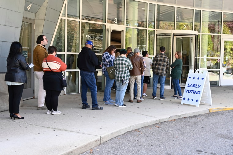 US presidential elections, early voting in Grand Rapids