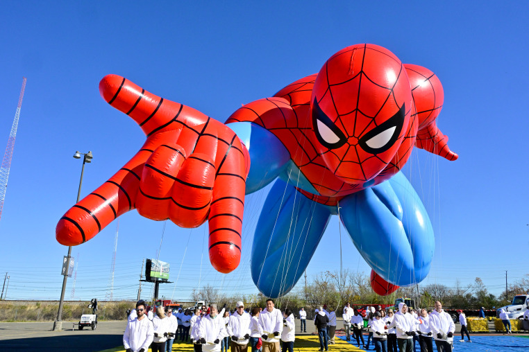 Spider Man balloon at the Macy's Thanksgiving Day Parade preview 