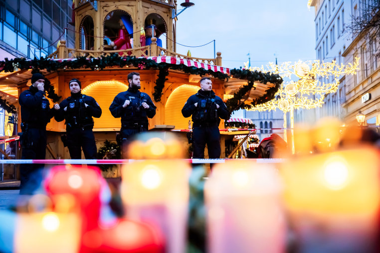 A driver drove into a group of people at the Christmas market in Magdeburg.