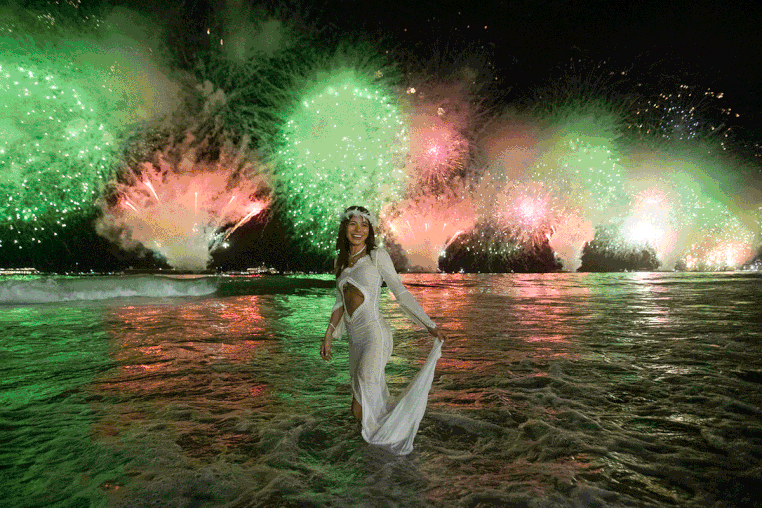 New Year's celebrations in Rio, New York, Damascus, Cairo and Paris.