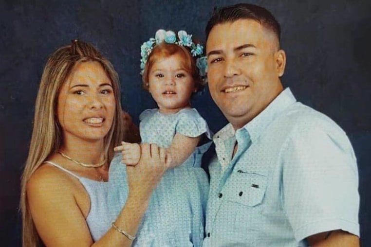 Heidy Sánchez with her husband, Carlos Valle, and their daughter.
