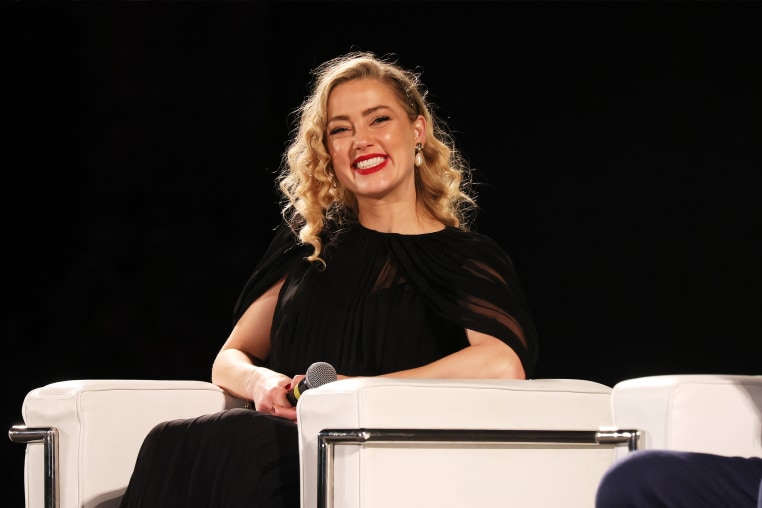 Amber heard announced on Sunday that she has welcomed twins.