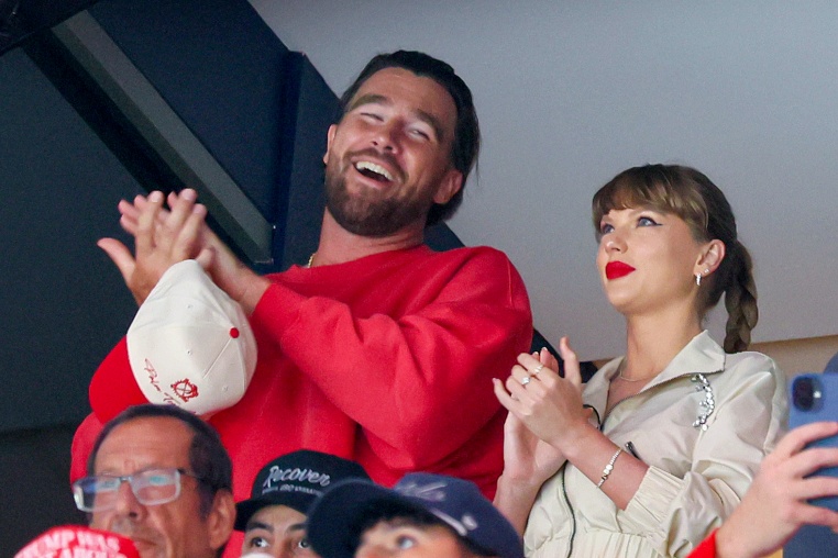 Travis Kelce and Taylor Swift.