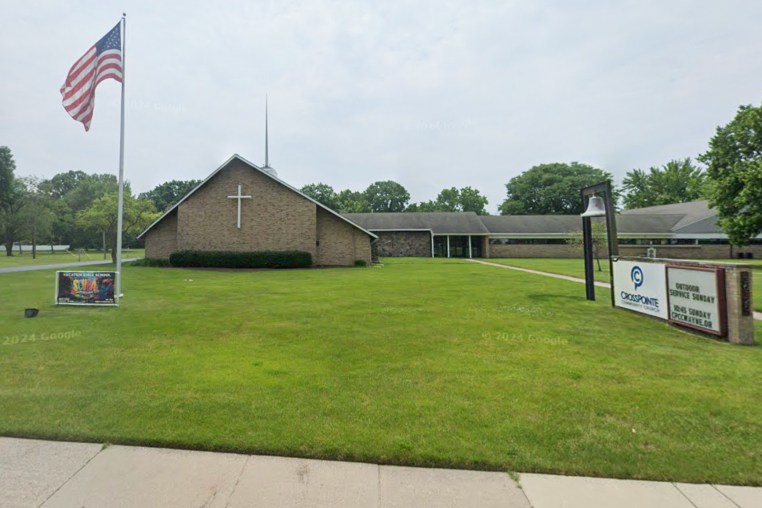The exterior of CrossPointe Community Church
