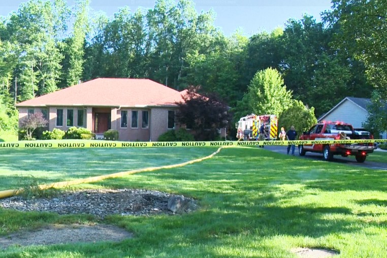 Six killed in plane crash in northeast Ohio