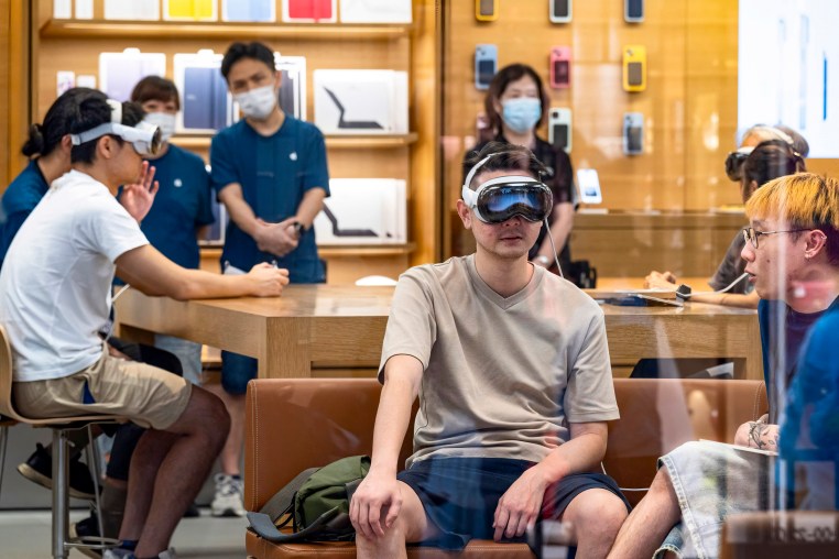 Customer tests Apple Vision Pro mixed-reality headset at