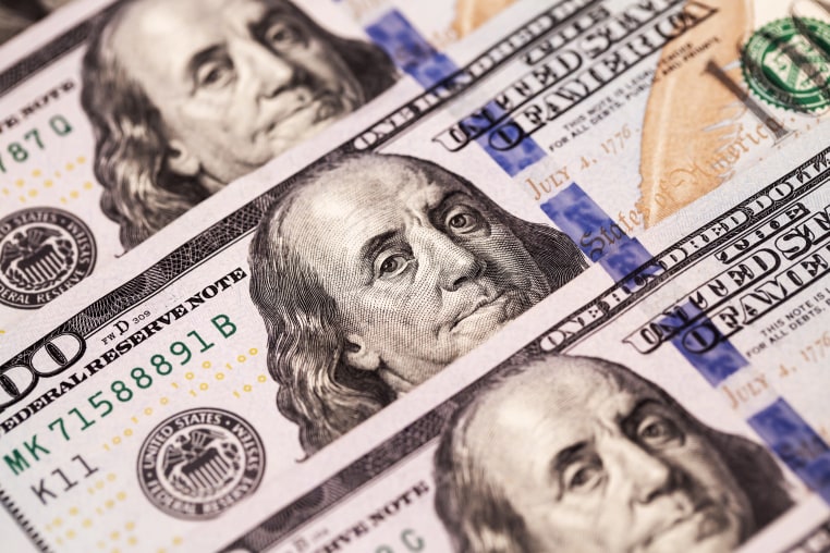 $100 dollar banknotes