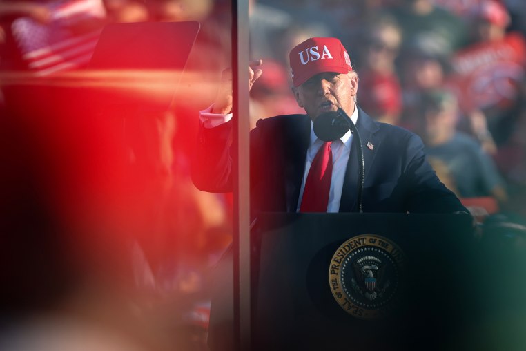 Trump's Freezing Of GOP Primary Field Underscored By Iowa Visit