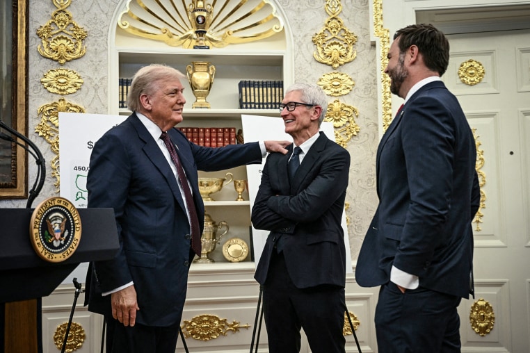 Image: President Donald Trump, Vice President JD Vance and Apple CEO Tim Cook