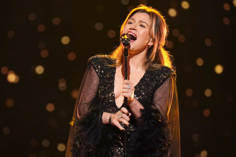 The Voice - Season 27 THE VOICE -- "Live Finale Part B" Episode 2715B -- Pictured: Kelly Clarkson