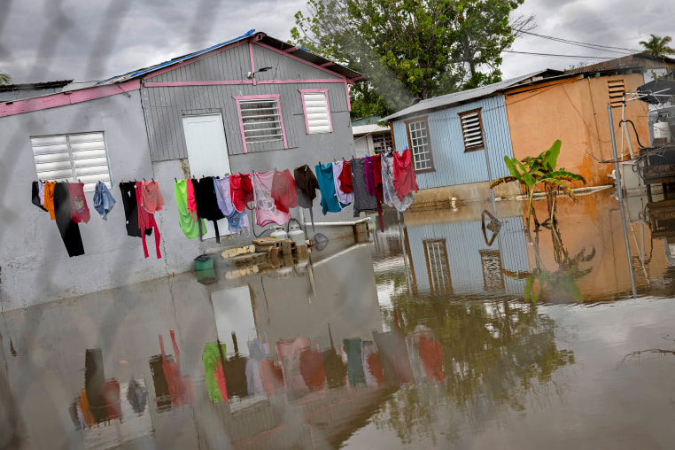 US-PUERTO RICO-WEATHER-HURRICANE-ERIN