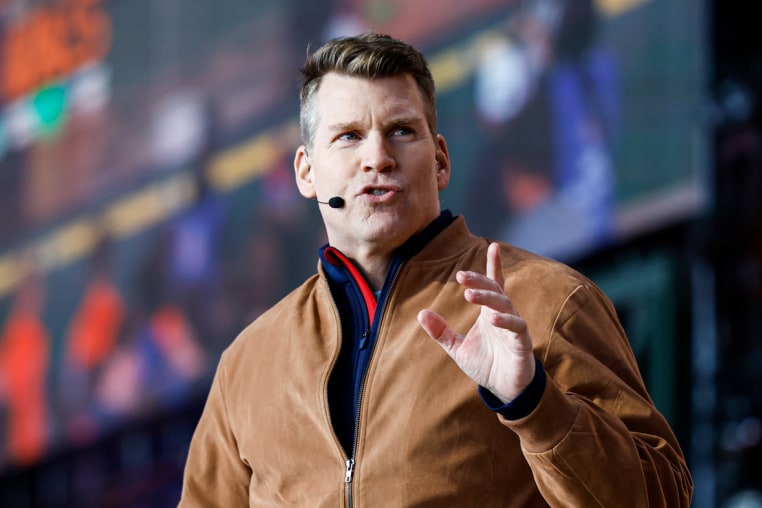 Scott Hanson speaks