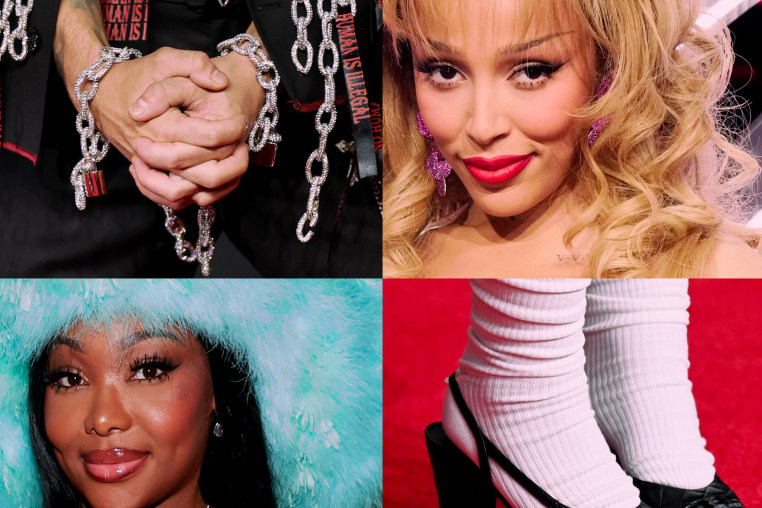 Doja Cat, Summer Walker, Tate McRae, and more on the 2025 VMAs red carpet.