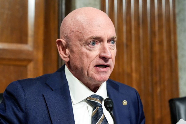 Mark Kelly speaks