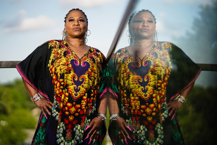 Charleetra Hornes alleges she received injuries that left her disfigured during cosmetic surgery at Goals Plastic Surgery in Atlanta. She is suing the center, which denies the allegations. 