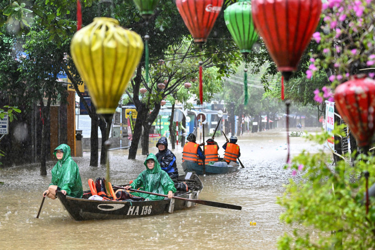 Image: VIETNAM-FLOOD-WEATHER-ENVIRONMENT