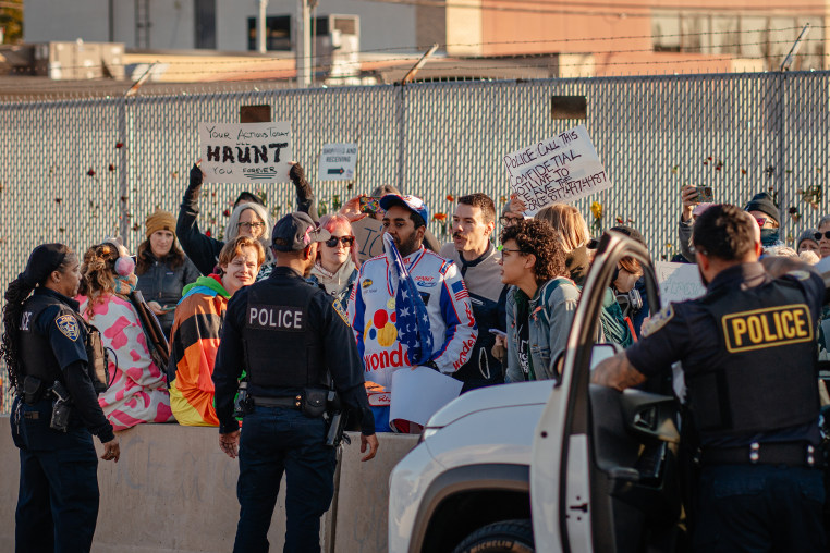 Protests Continue Outside Chicago-Area ICE Facility