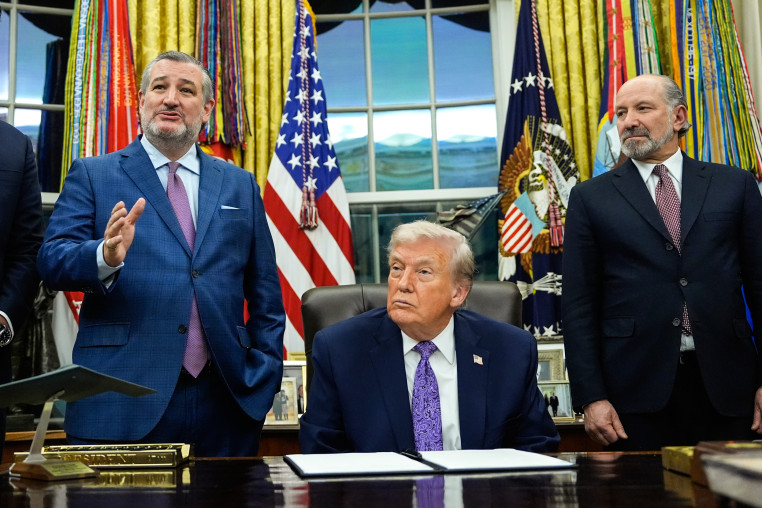 Donald Trump,Howard Lutnick,Ted Cruz