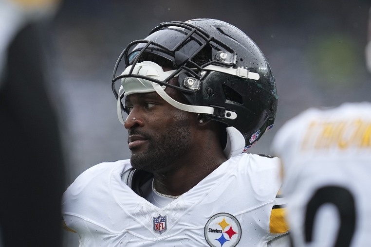 DK Metcalf of the Pittsburgh Steelers looks on against the New York Jets on September 7.