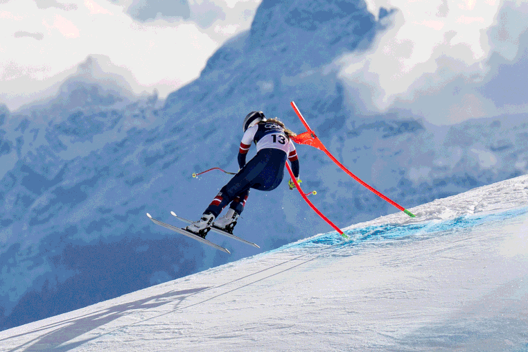 Lindsey Vonn crashes out of the Winter Olympics on Feb. 8, 2026.