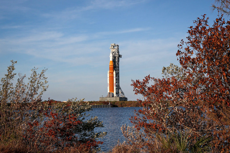 Mobile launcher 1 containing the massive Artemis II Space Launch System.