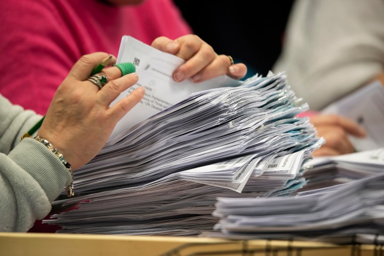 Images: counting ballot papers