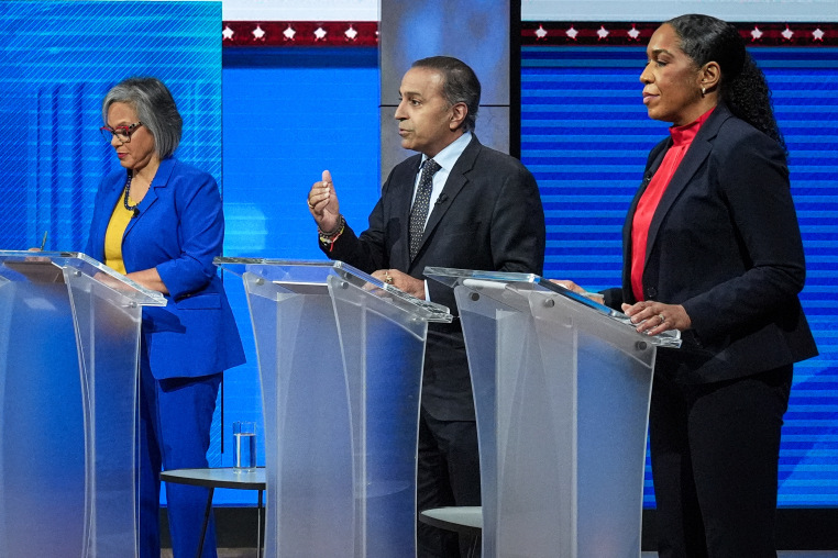 Raja Krishnamoorthi,Robin Kelly and Juliana Stratton.