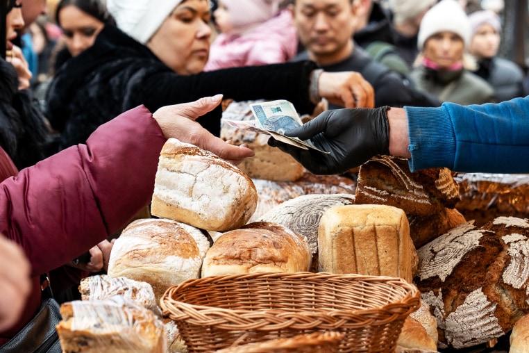 Polish Economy as Central Bank Cuts Rates Again