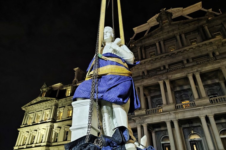 Trump Columbus Statue