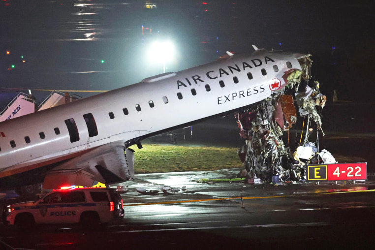 Image: TOPSHOT-US-TRANSPORTATION-AVIATION-ACCIDENT