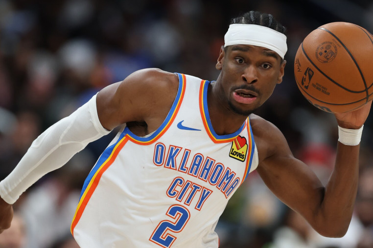 WASHINGTON, DC - MARCH 21: Shai Gilgeous-Alexander #2 of the Oklahoma City Thunder handles the ball against the Washington Wizards at Capital One Arena on March 21, 2026 in Washington, DC. NOTE TO USER: User expressly acknowledges and agrees that, by downloading and or using this photograph, User is consenting to the terms and conditions of the Getty Images License Agreement. (Photo by Patrick Smith/Getty Images)