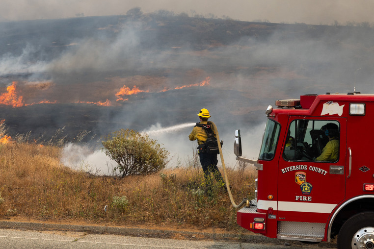 Springs Fire In Moreno Valley Explodes To Burn Over 3,500 Acres
