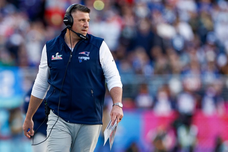 Image: New England Patriots head coach Mike Vrabel 