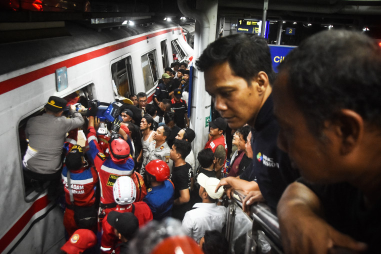 TOPSHOT-INDONESIA-RAIL-ACCIDENT