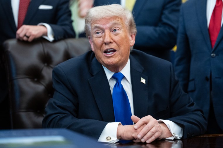 20 Powerful Prayers for President Trump