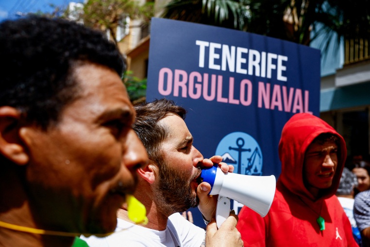 Port workers protest in Santa Cruz de Tenerife