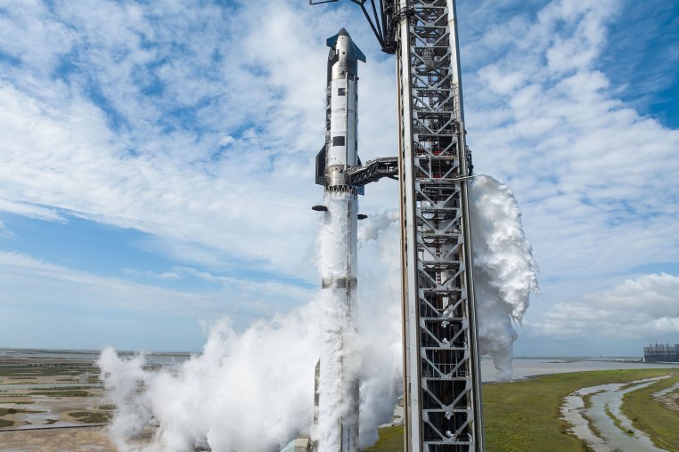 Starship V3 on the launch pad during a wet dress rehearsal.