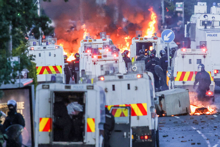 TOPSHOT-BRITAIN-NIRELAND-POLICE-INVESTIGATION-IMMIGRATION