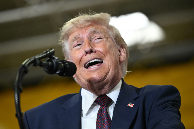 US-POLITICS-TRUMP-AUTOMOBILE